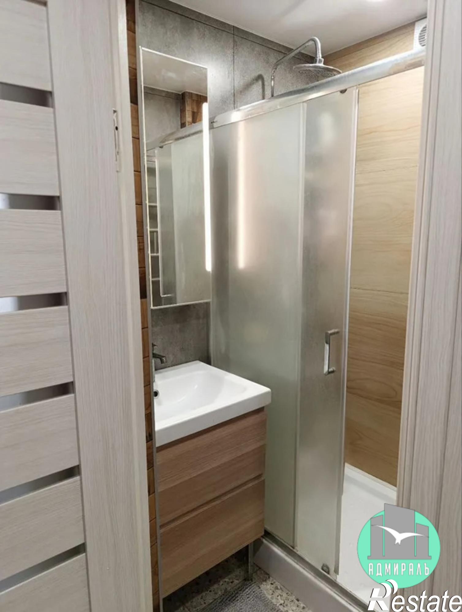 Продажа 1-комн квартиры муниципальное образование Новороссийск,Ленина проспект,45