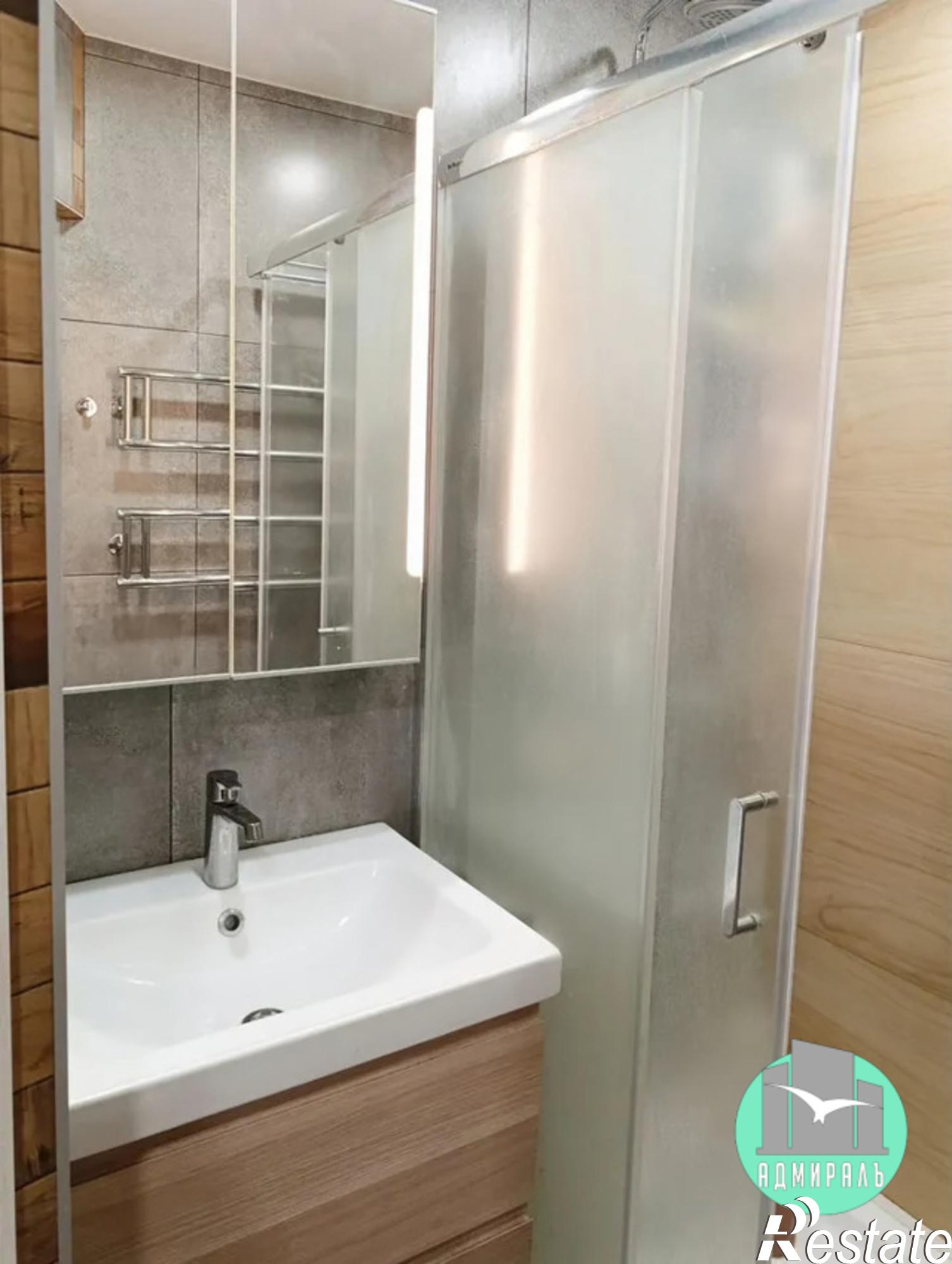 Продажа 1-комн квартиры муниципальное образование Новороссийск,Ленина проспект,45