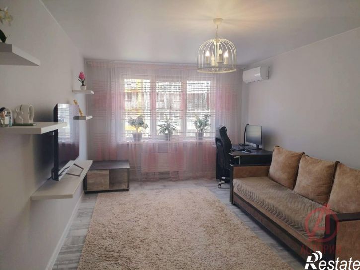 2-комн квартира Ленина проспект, 107