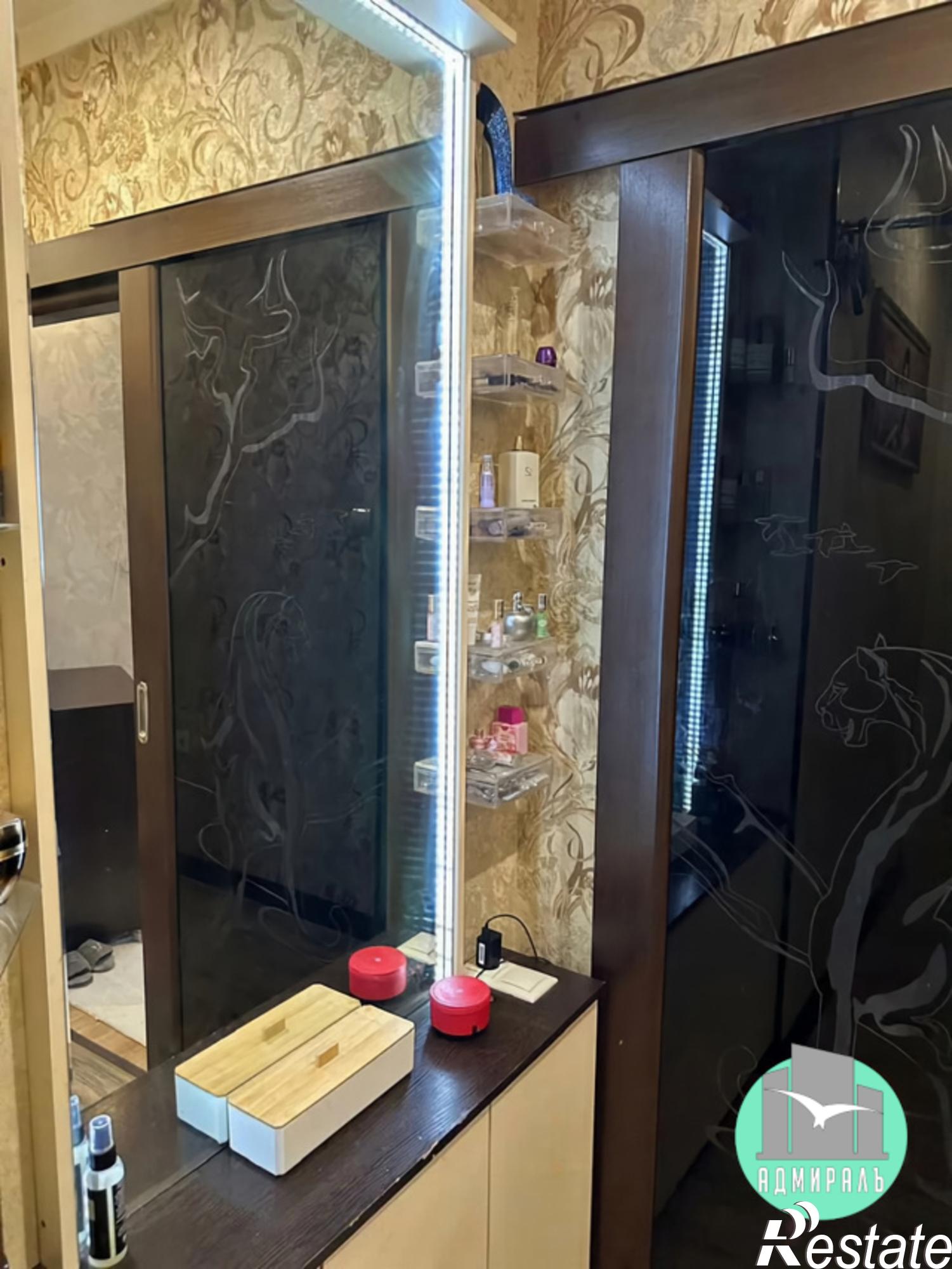 Продажа 2-комн квартиры муниципальное образование Новороссийск,Южная улица,19