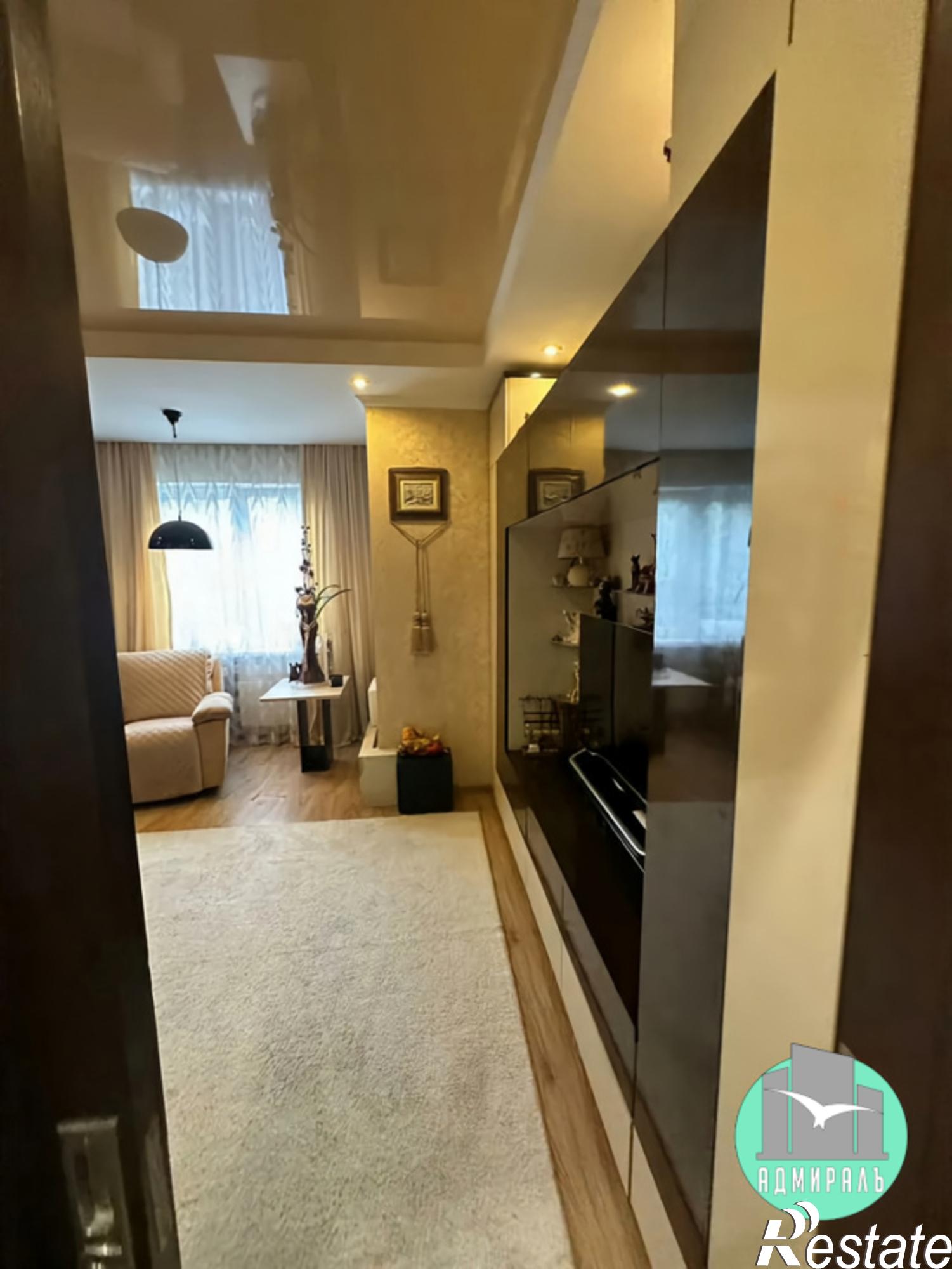 Продажа 2-комн квартиры муниципальное образование Новороссийск,Южная улица,19