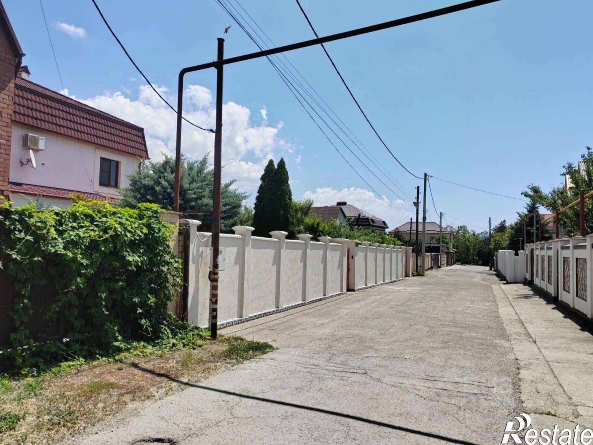 Купить ОСЗ, отдельно стоящее здание за 40 000 200 рублей на Тепличная улица, 13