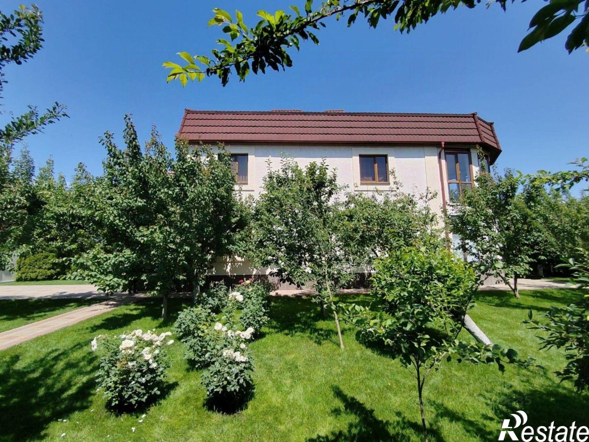 Купить ОСЗ, отдельно стоящее здание за 40 000 200 рублей на Тепличная улица, 13