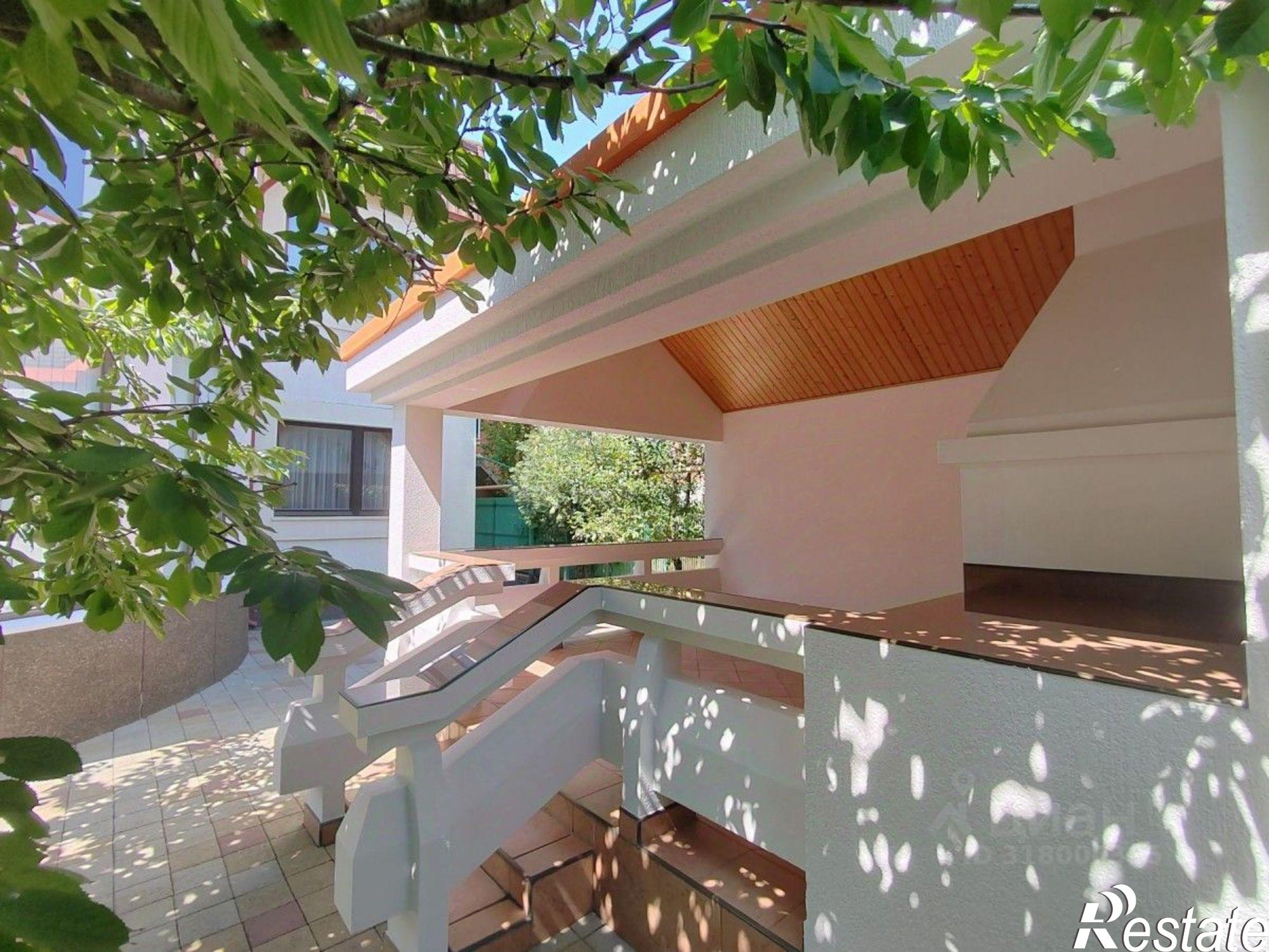 Купить ОСЗ, отдельно стоящее здание за 40 000 200 рублей на Тепличная улица, 13