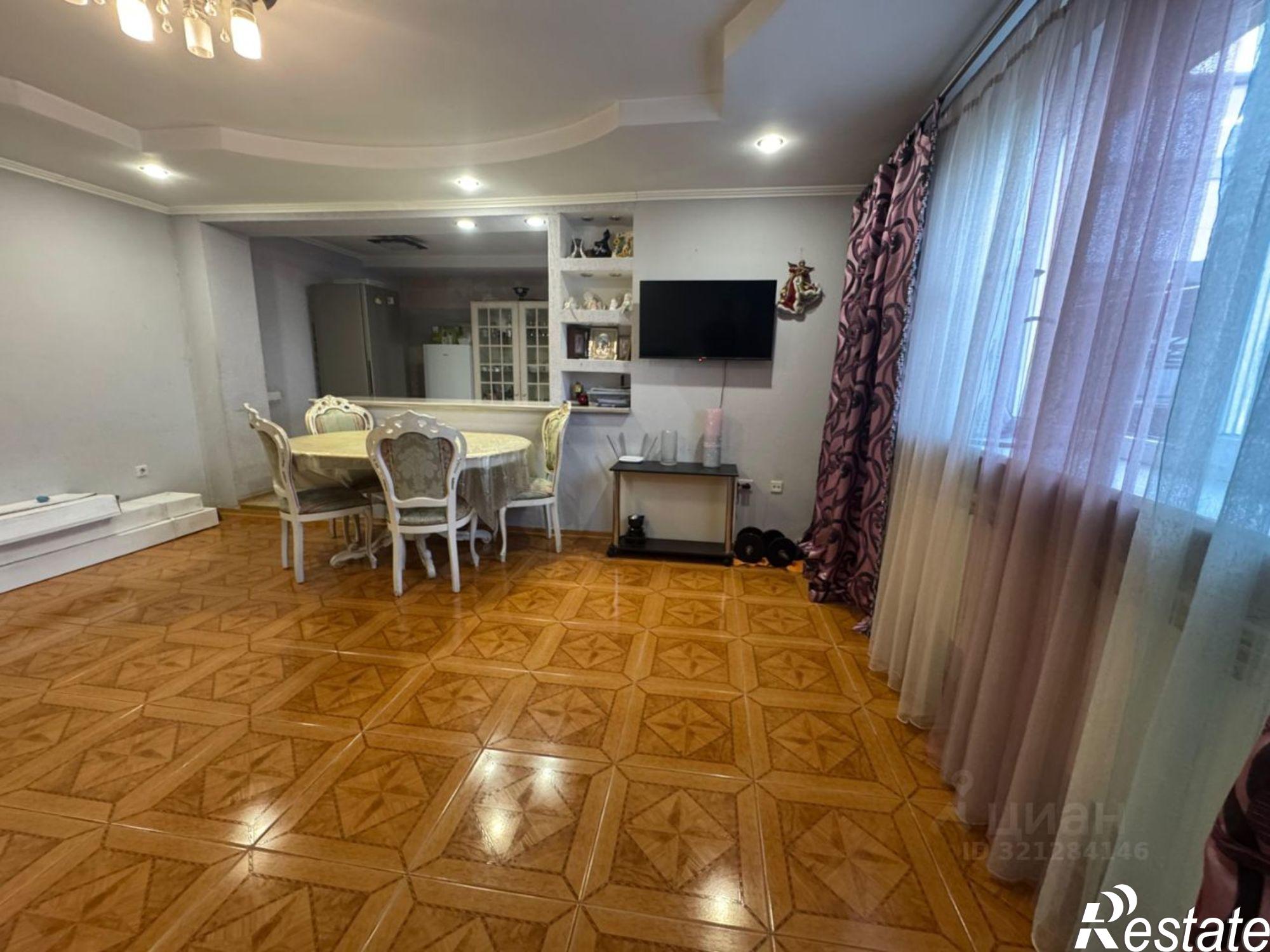 Сдать дачу, дом, коттедж за 67 000 рублей на Дачный пер, 13