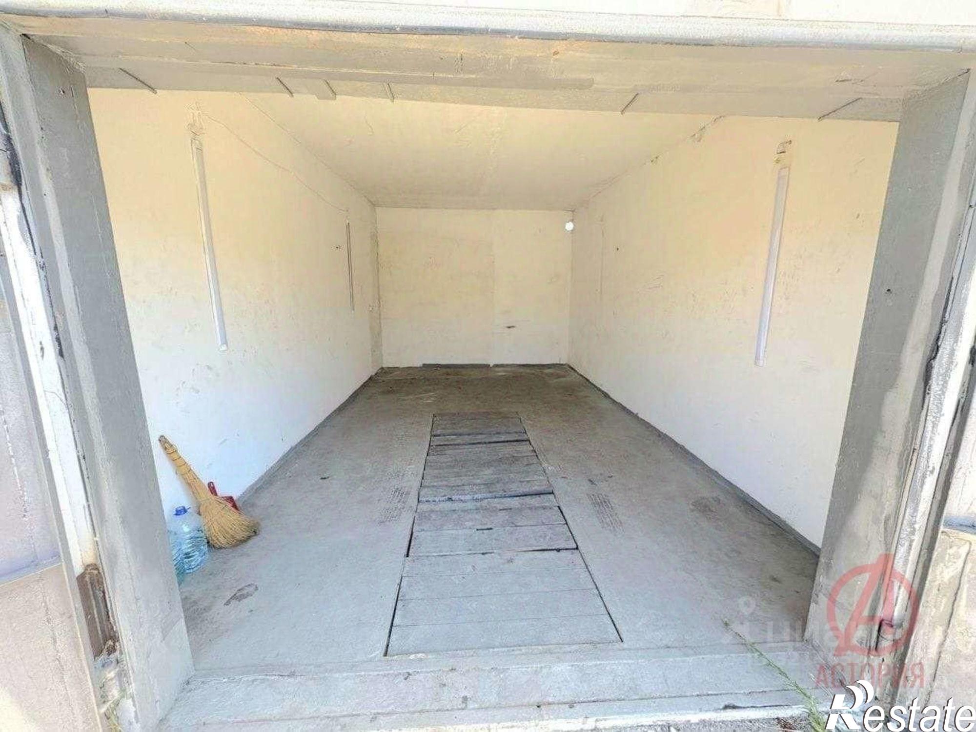 Купить гараж, место в паркинге за 1 400 000 рублей на Стартовая улица, 2