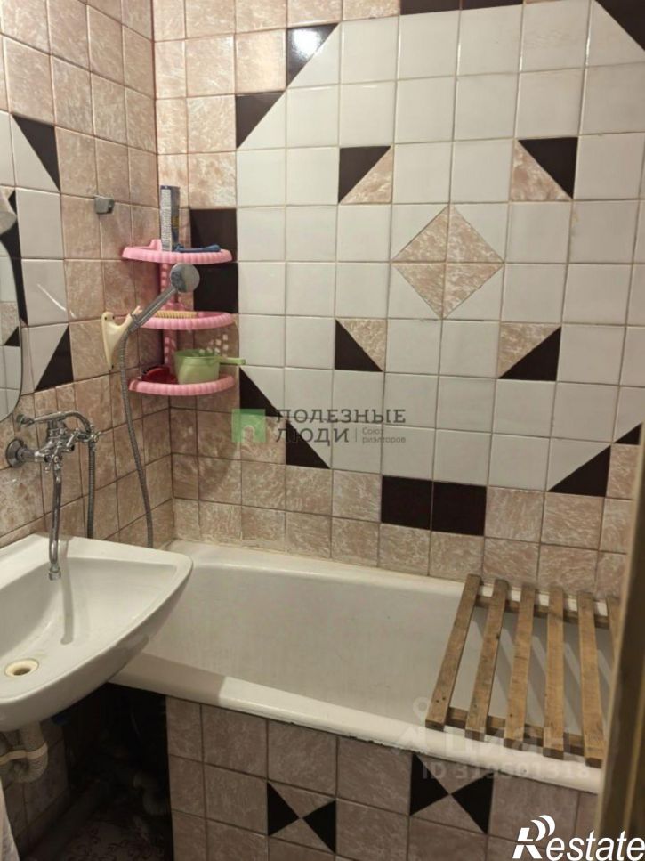 2-комн квартира улица Героев Десантников, 97,  д. 97