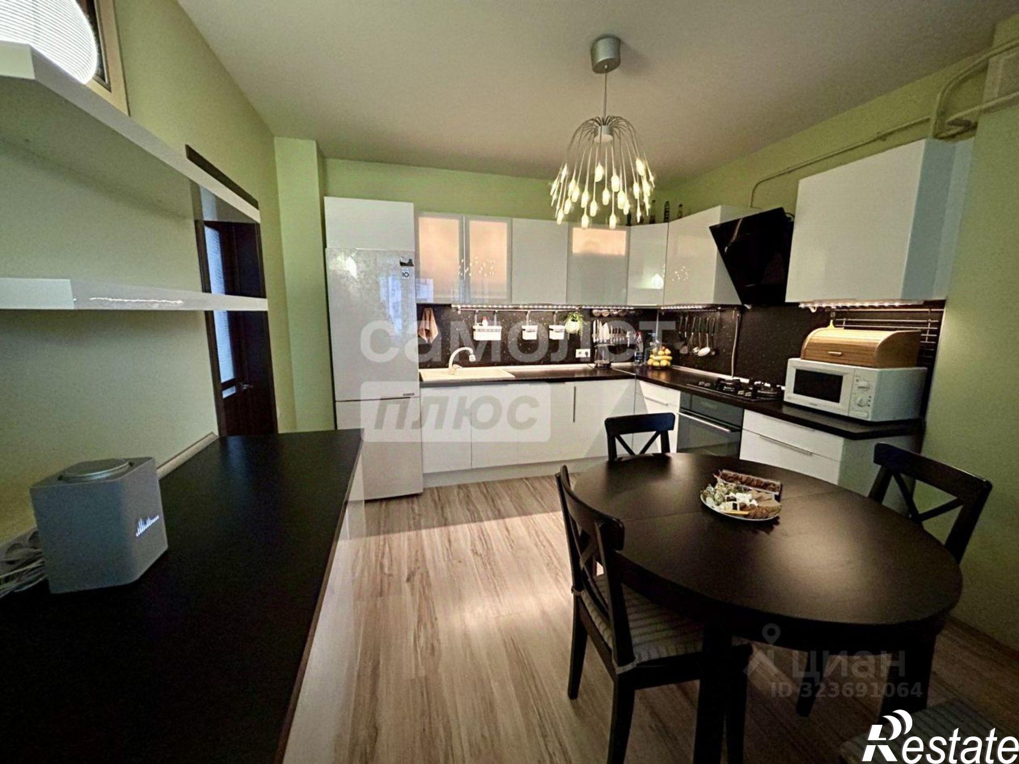 Купить квартиру за 37 000 000 рублей на улица Лейтенанта Шмидта, 21