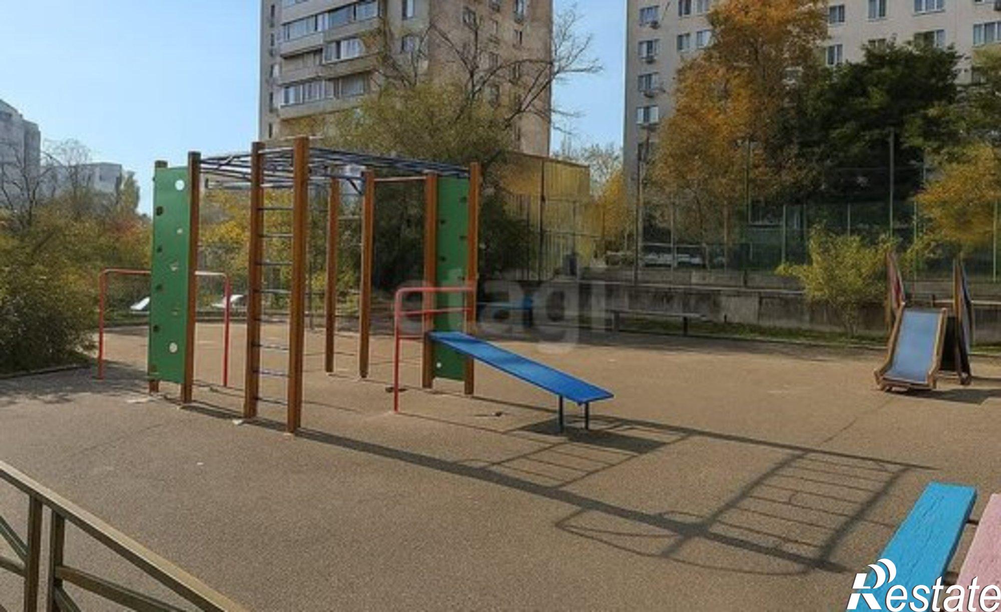 Купить квартиру за 5 000 000 рублей на улица Героев Десантников, 85