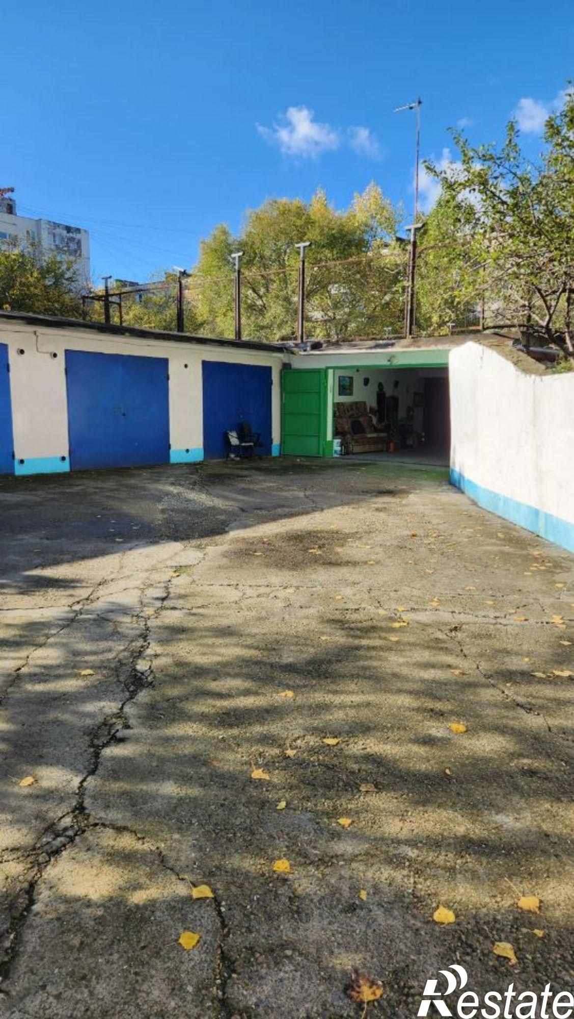 Купить гараж, место в паркинге за 1 736 050 рублей на ул Героев Десантников, 57