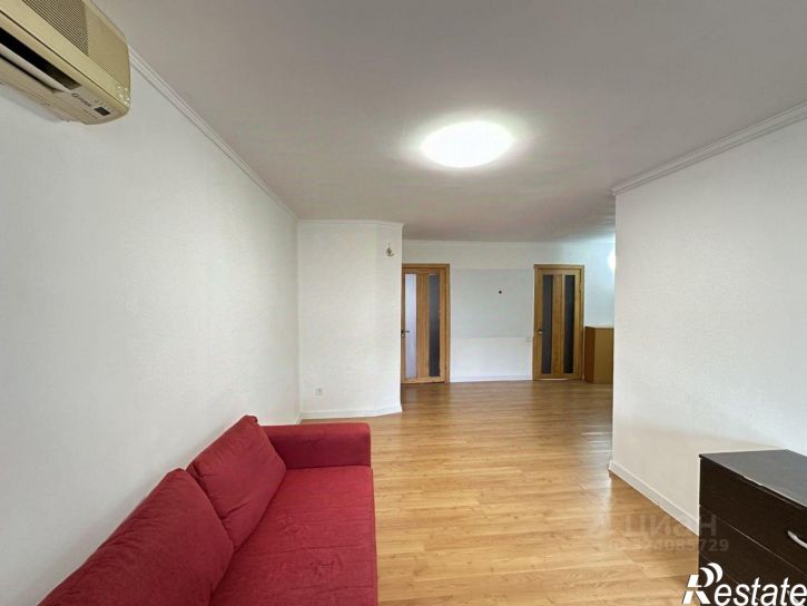 3-комн квартира улица Глухова, 14,  д. 14