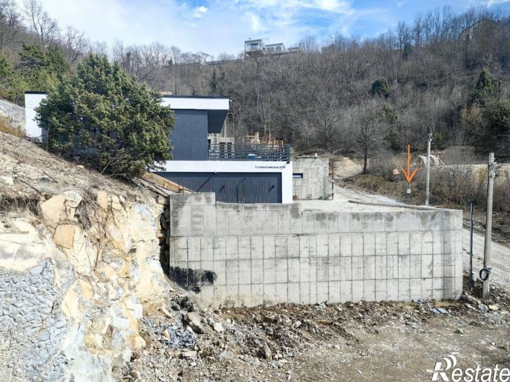 Земельный участок