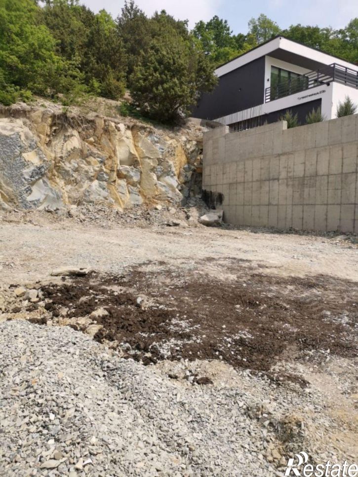 Земельный участок