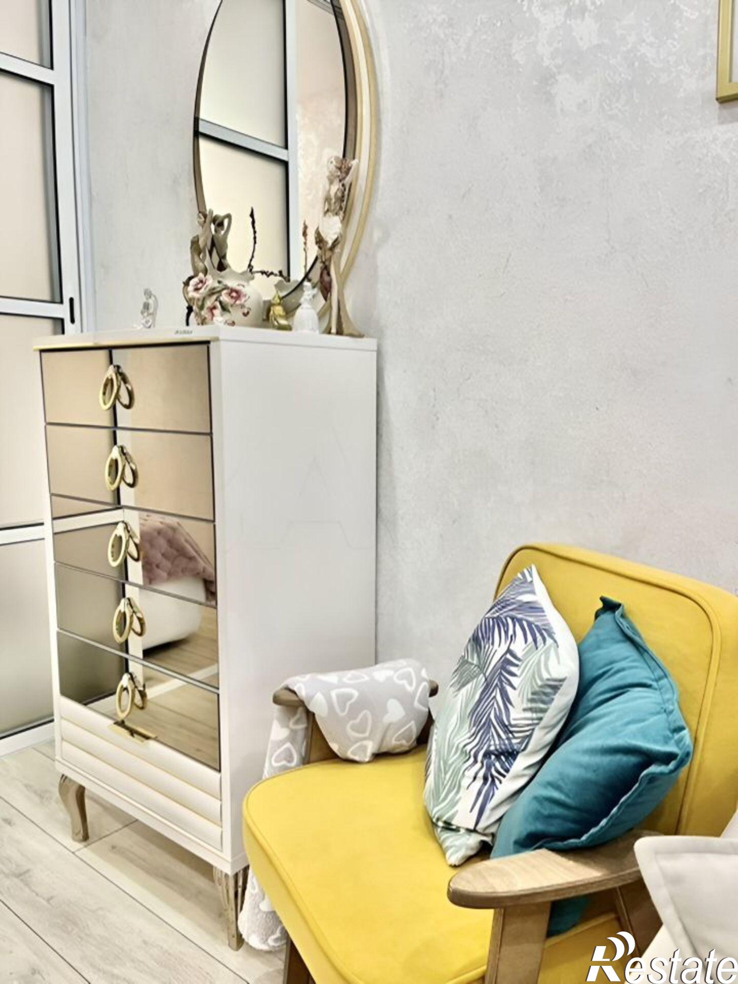 Купить квартиру за 11 000 000 рублей на улица Революции 1905 года, 37