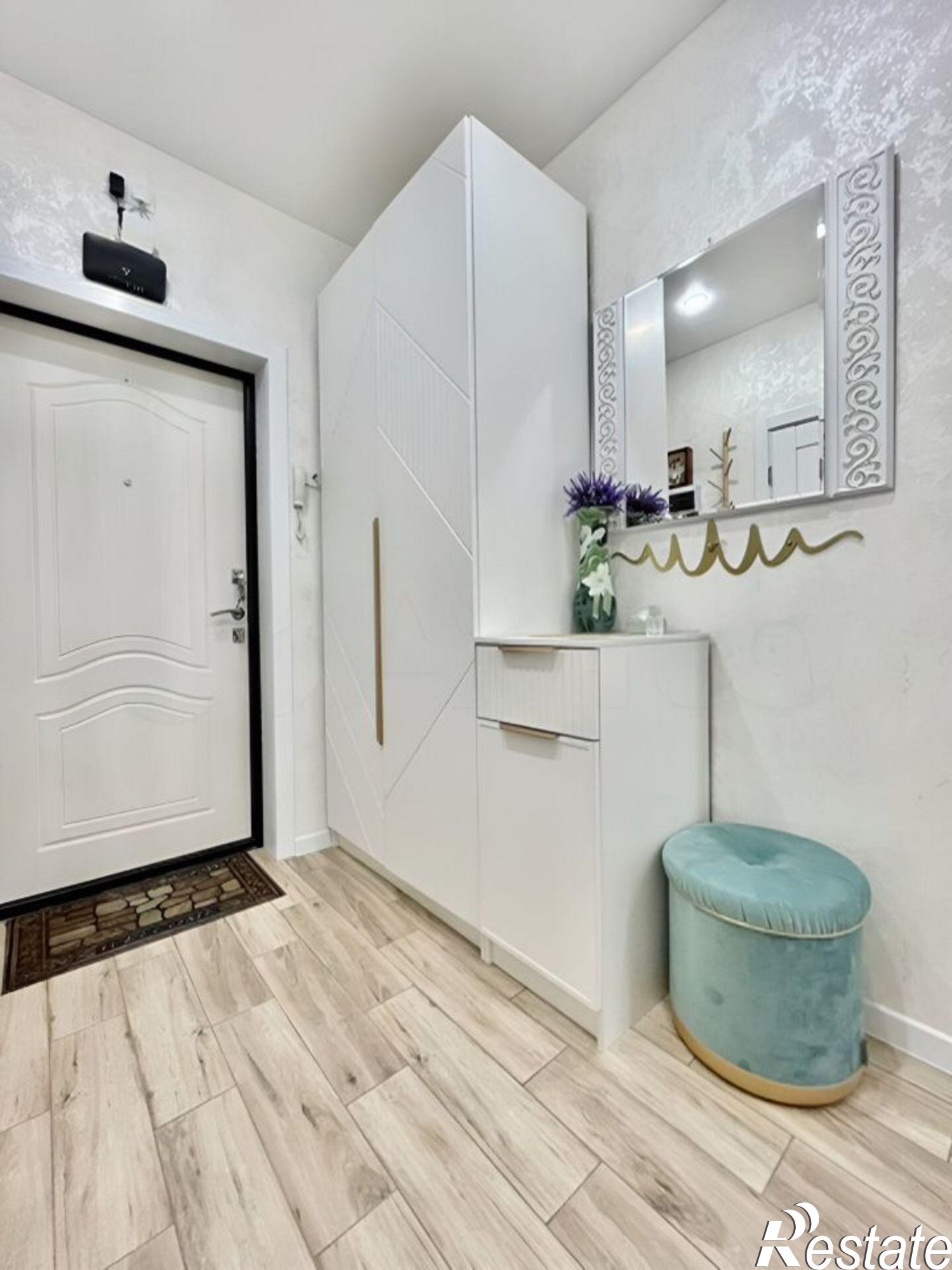 Купить квартиру за 11 000 000 рублей на улица Революции 1905 года, 37