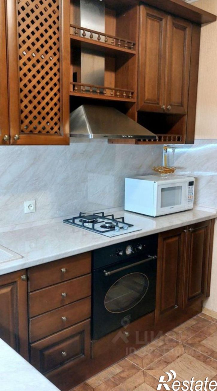 3-комн квартира ул Глухова, 20,  д. 20