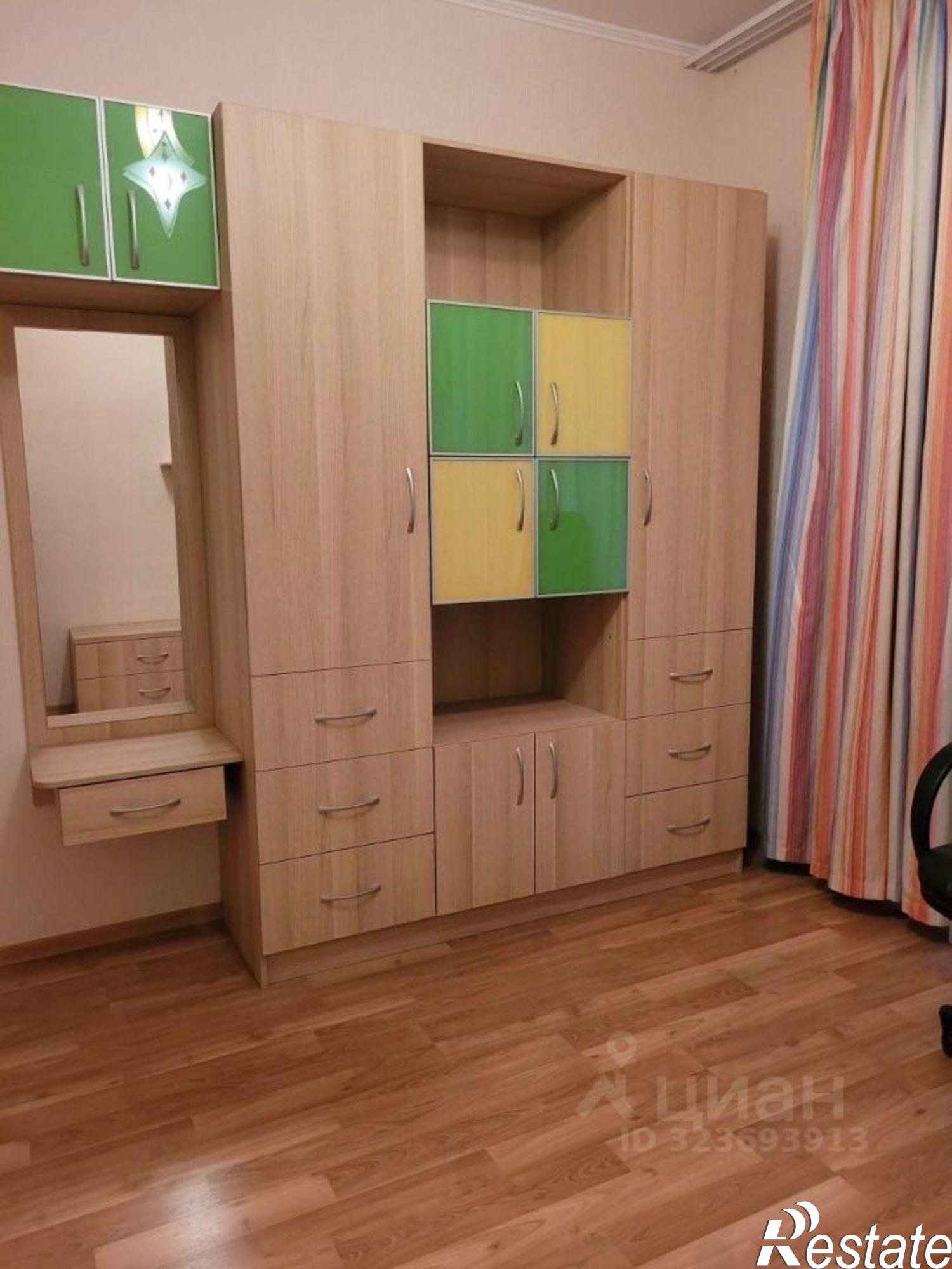 Сдать дачу, дом, коттедж за 70 000 рублей на 1-й Кирилловский пер, 7