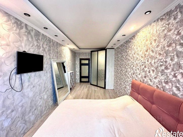 2-комн квартира проспект Дзержинского, 230,  д. 230