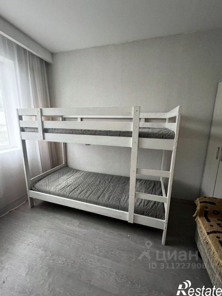 3-комн квартира улица Видова, 167А,  д. 167А