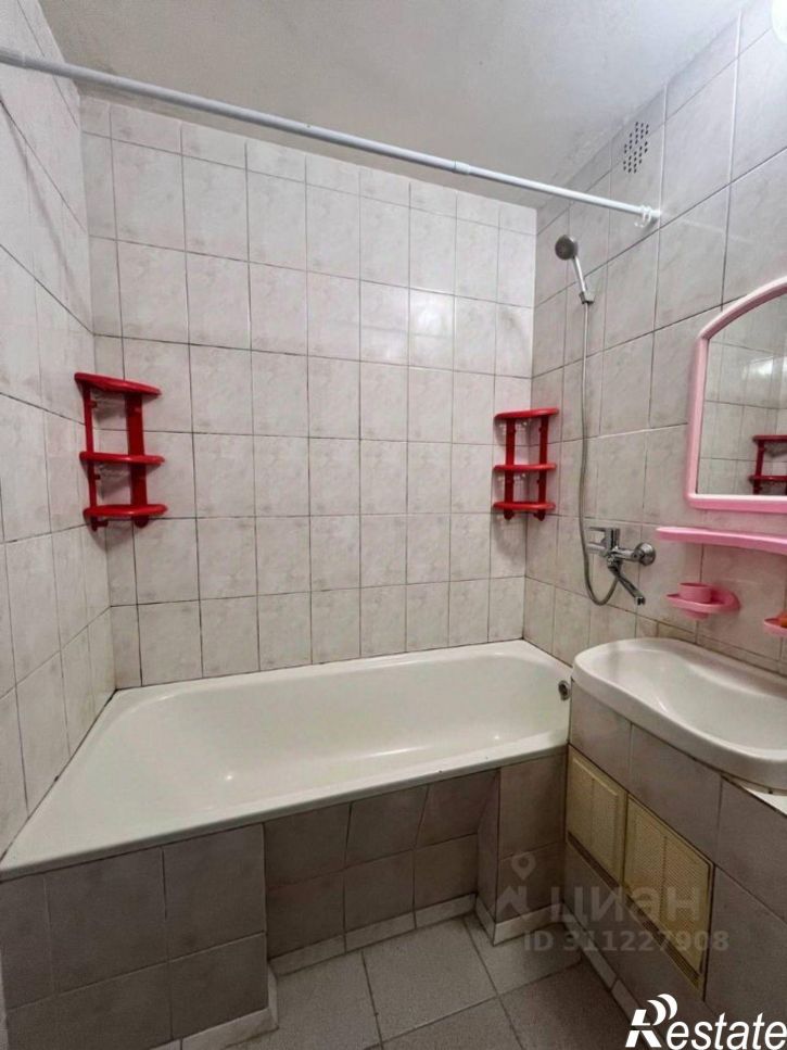 3-комн квартира улица Видова, 167А,  д. 167А
