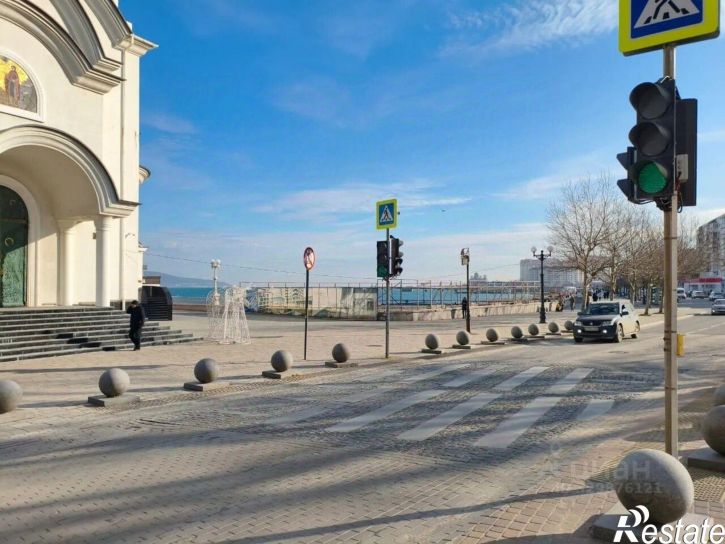 3-комн квартира наб Имени Адмирала Серебрякова, 51,  д. 51