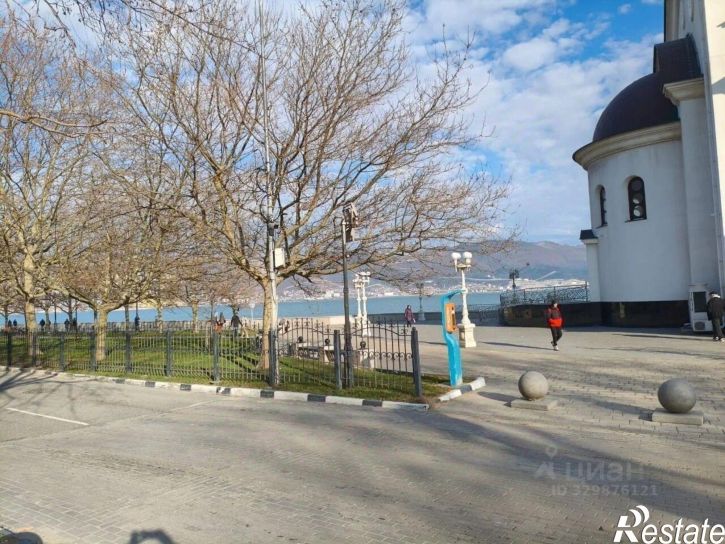 3-комн квартира наб Имени Адмирала Серебрякова, 51,  д. 51