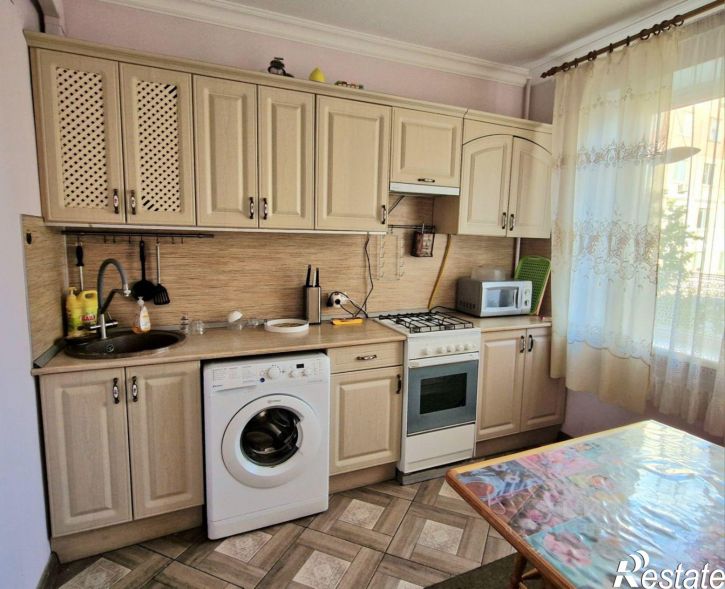 3-комн квартира ул Дзержинского, 152,  д. 152