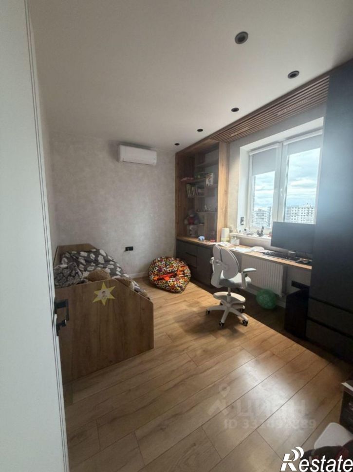 3-комн квартира ул Котанова, 2,  д. 2