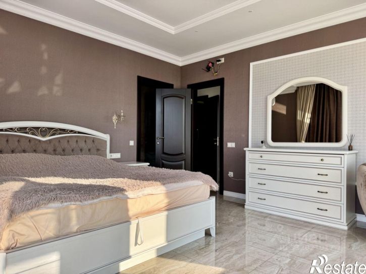 3-комн квартира ул Видова, 210Г,  д. 210Г