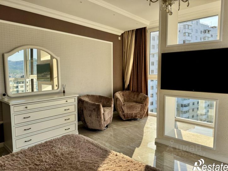 3-комн квартира ул Видова, 210Г,  д. 210Г