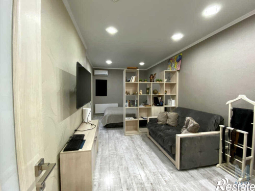 Продажа 2-комн квартиры Лейтенанта Шмидта улица, 17