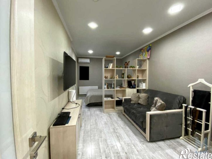 2-комн квартира Лейтенанта Шмидта улица, 17