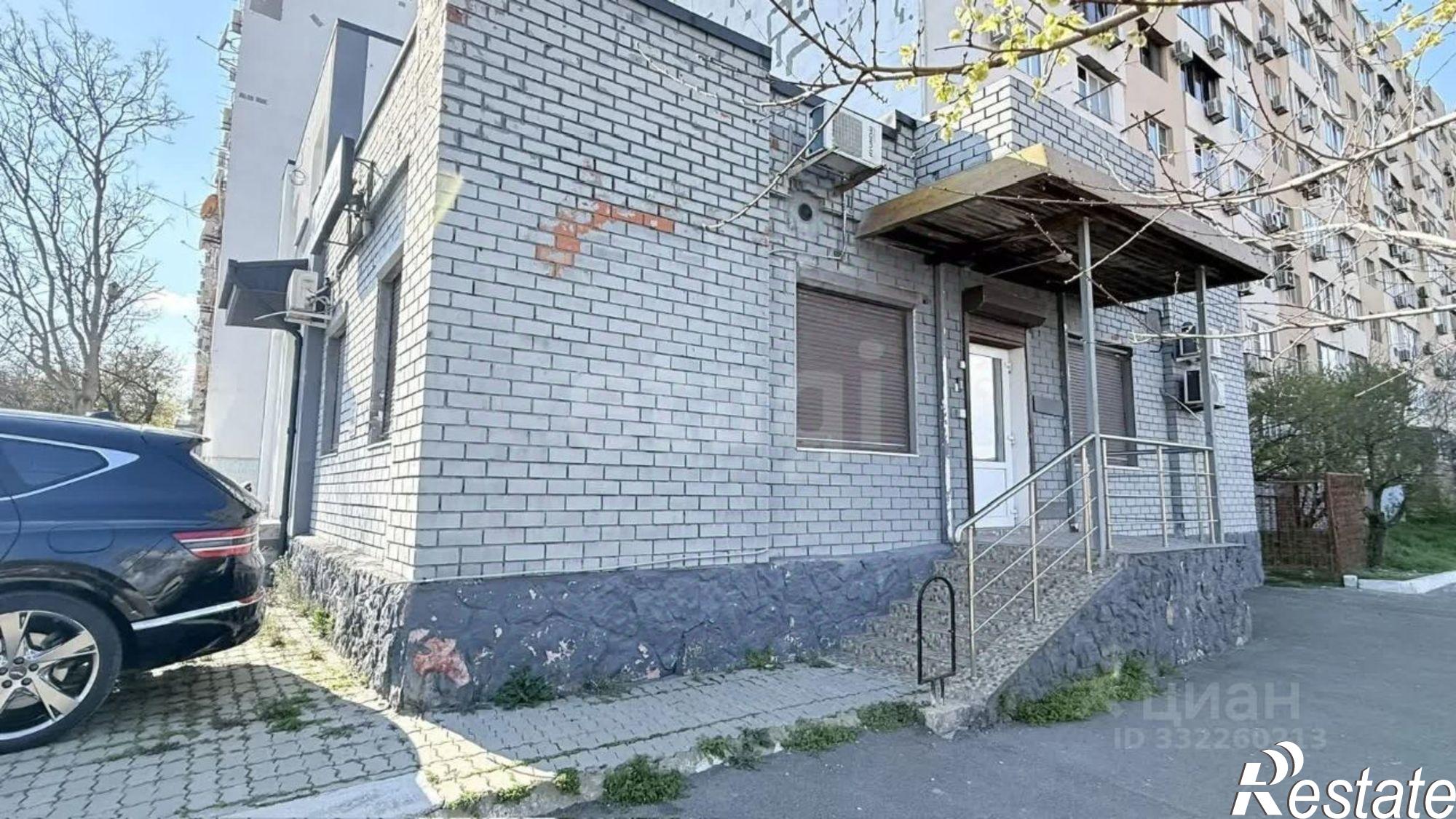 Купить офис, помещение под офис за 20 000 000 рублей на ул Молодежная, 4