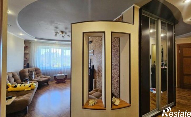 3-комн квартира ул Героев Десантников, 81,  д. 81