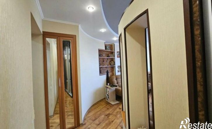 3-комн квартира ул Героев Десантников, 81,  д. 81