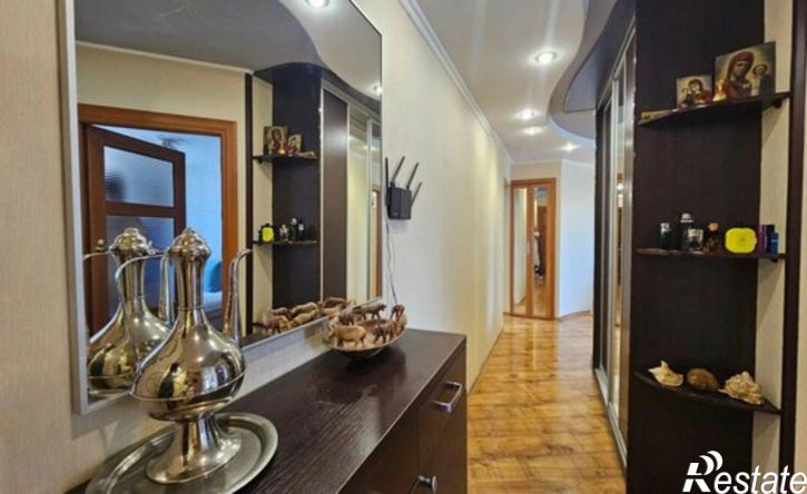 3-комн квартира ул Героев Десантников, 81,  д. 81