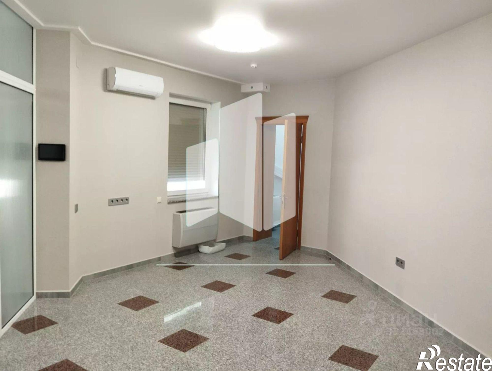 Купить офис, помещение под офис за 22 457 300 рублей на ул Губернского, 42А