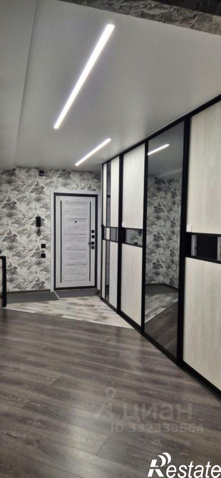 3-комн квартира ул Котанова, 1 1,  д. 1 1,  к. 1