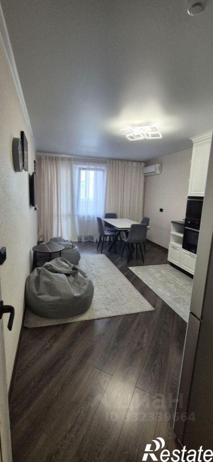 3-комн квартира ул Котанова, 1 1,  д. 1 1,  к. 1