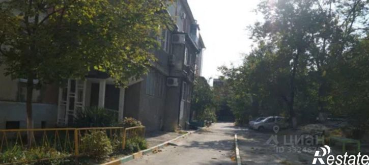 3-комн квартира ул Глухова, 3,  д. 3