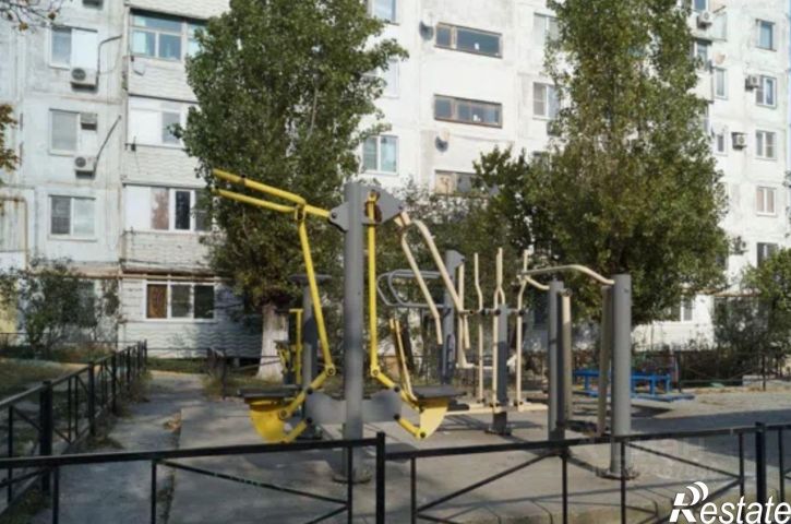 3-комн квартира ул Глухова, 3,  д. 3