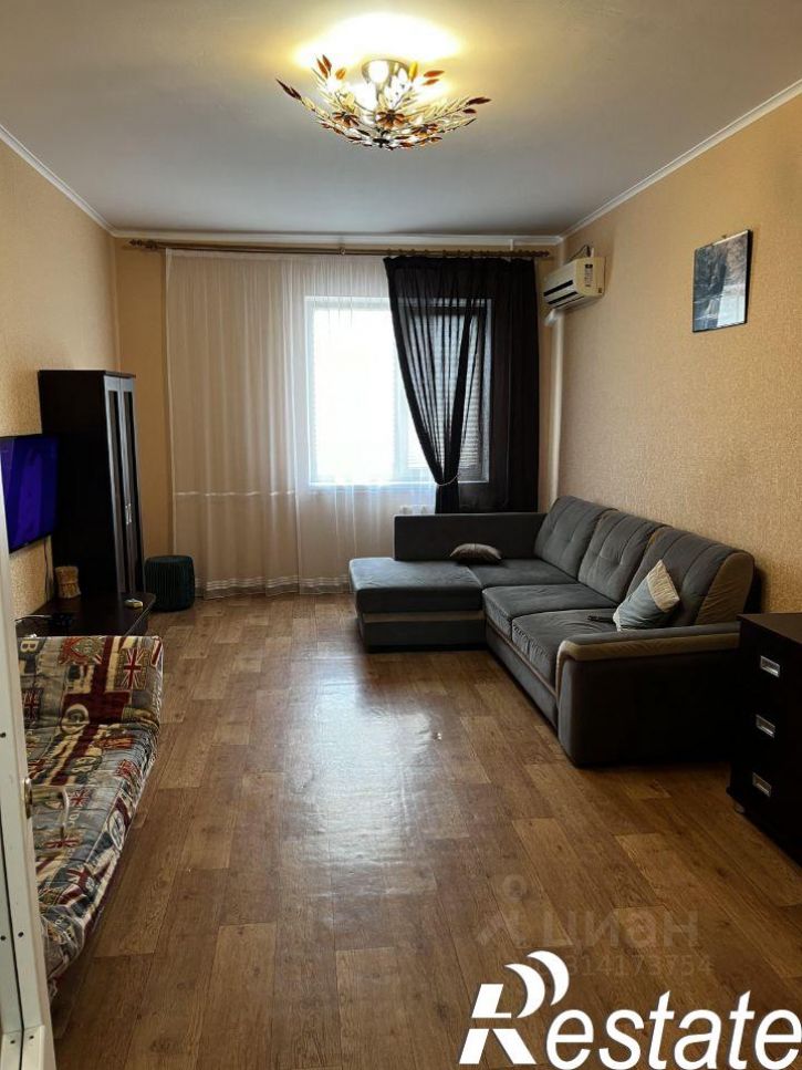 2-комн квартира Южная улица, 1,  д. 1