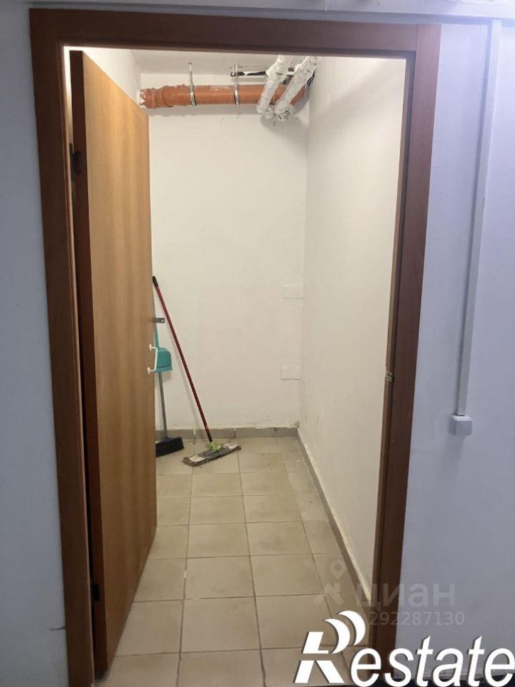 Торговое помещение улица Мурата Ахеджака, 10,  д. 10